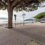 Bilocale Fronte Mare E Parcheggio Privato Apartment *