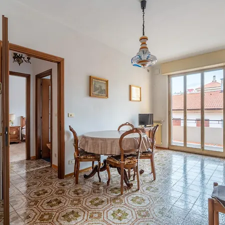 Bilocale Fronte Mare E Parcheggio Privato