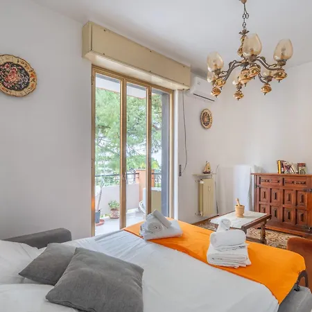 Apartment Bilocale Fronte Mare E Parcheggio Privato San Bartolomeo Al Mare