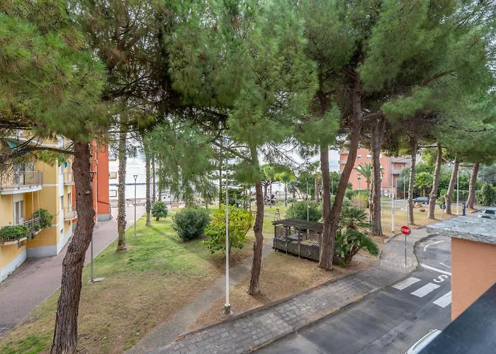 Bilocale Fronte Mare E Parcheggio Privato Apartman *