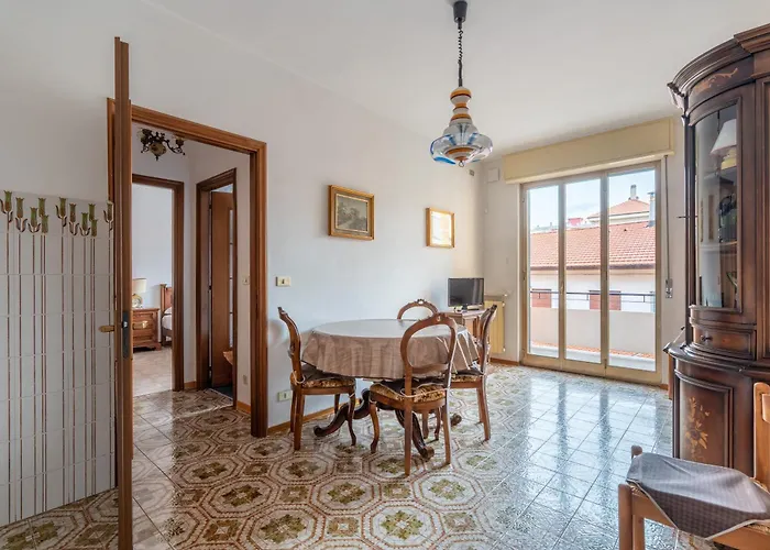 Bilocale Fronte Mare E Parcheggio Privato