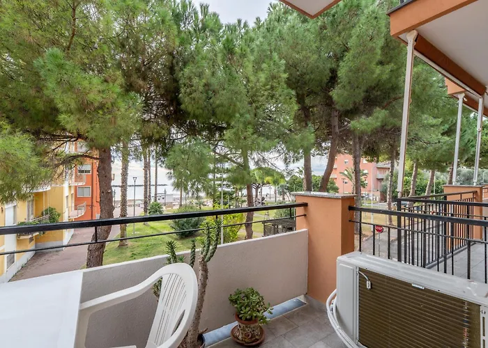 Lägenhet Bilocale Fronte Mare E Parcheggio Privato San Bartolomeo Al Mare